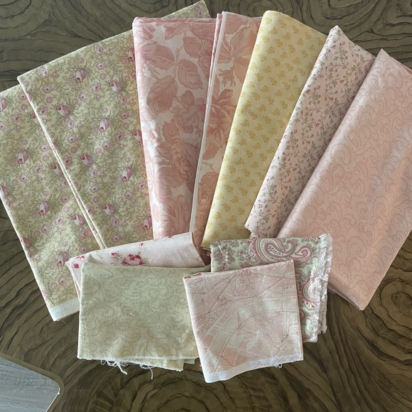 Bundle of Paris Flea Market by 3 Sisters for Moda 8+ Yards - Picture 2 of 7